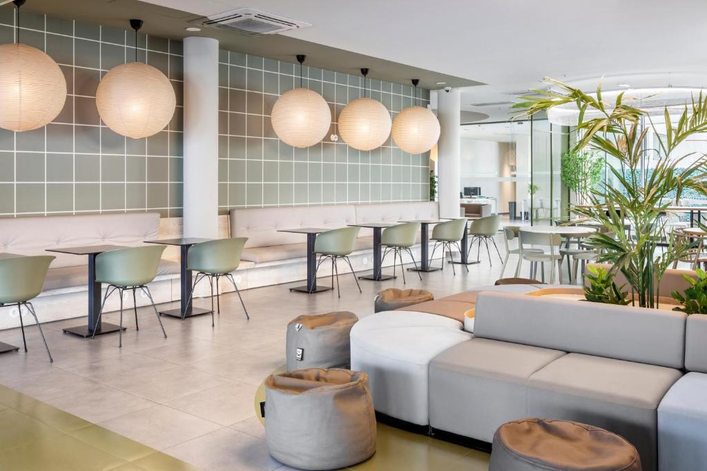Posezení v ubytování B&B HOTEL Lisboa Aeroporto
