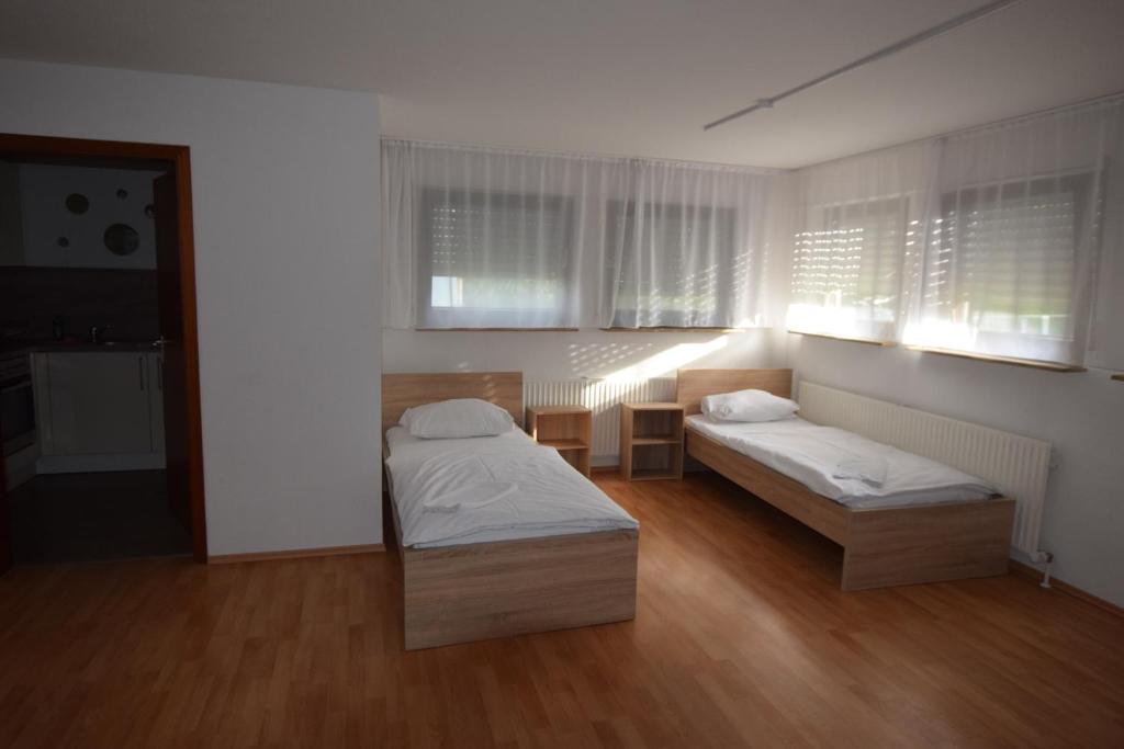 Schöne 2 Zimmer Wohnung - One-Bedroom Apartment
