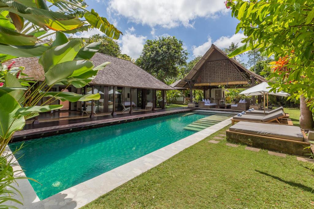 Kolam renang di atau di dekat Bali Villa Home