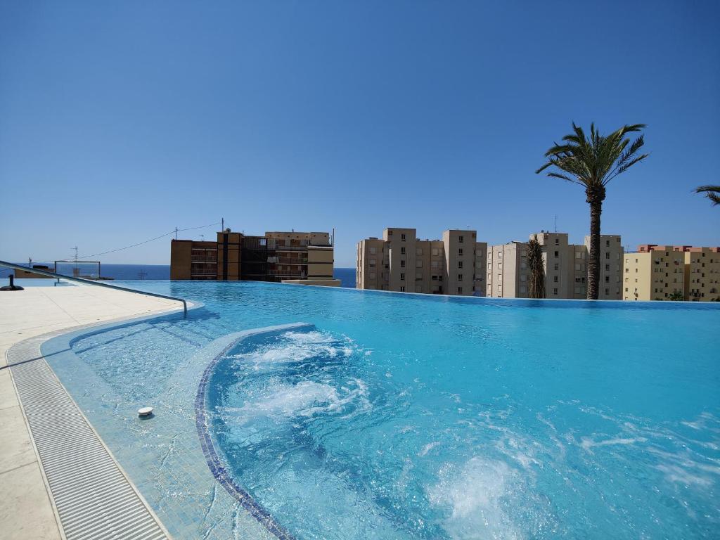 Piscina di SUNSET CLIFFS sea view apartments o nelle vicinanze