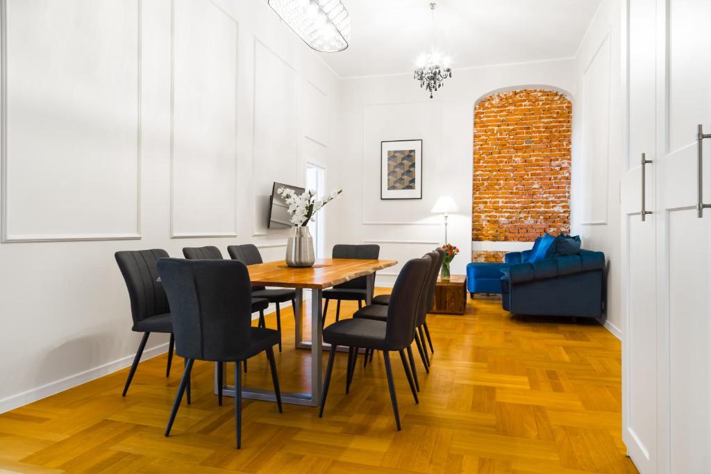 Posedenie v ubytovaní Glamorous Apartment in heart of Old Town