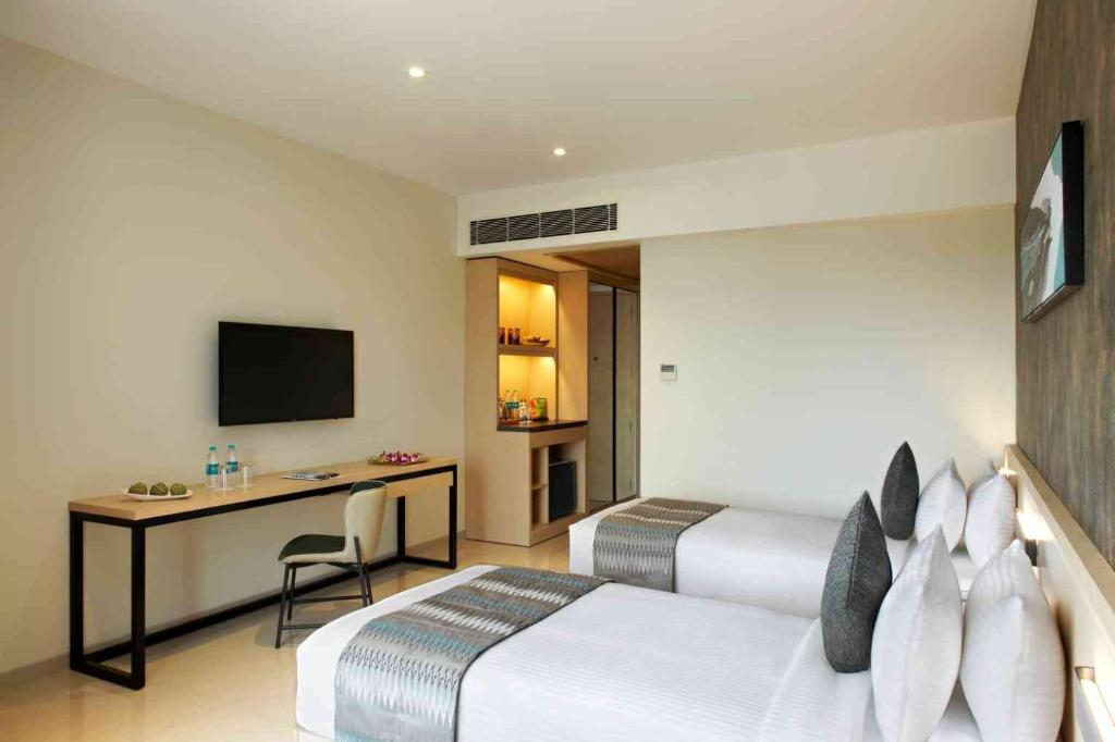 TV a/nebo společenská místnost v ubytování Click Hotel Bangalore - International Airport