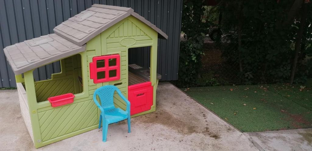 Budova, v ktorej sa apartmán nachádza