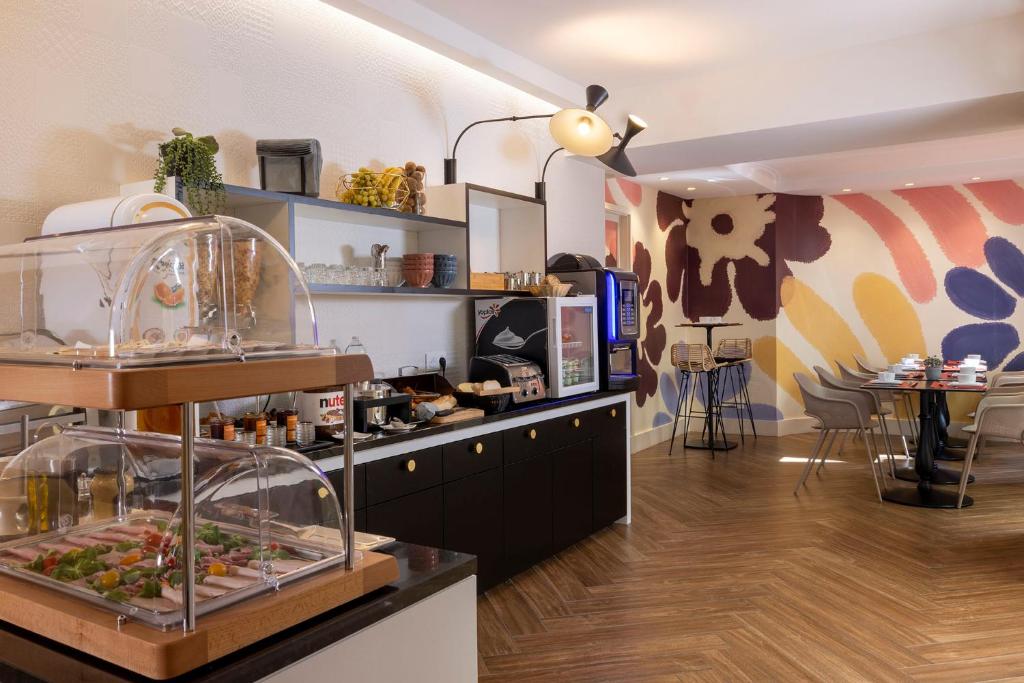 Hotel Elysees 8 - Resim 33