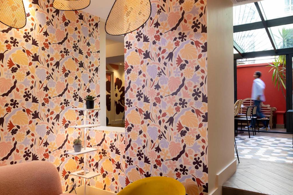 Hotel Elysees 8 - Resim 40