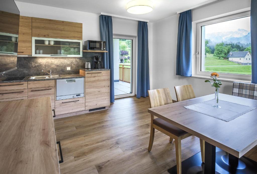 Kuchyň nebo kuchyňský kout v ubytování Appartementhaus Madlen