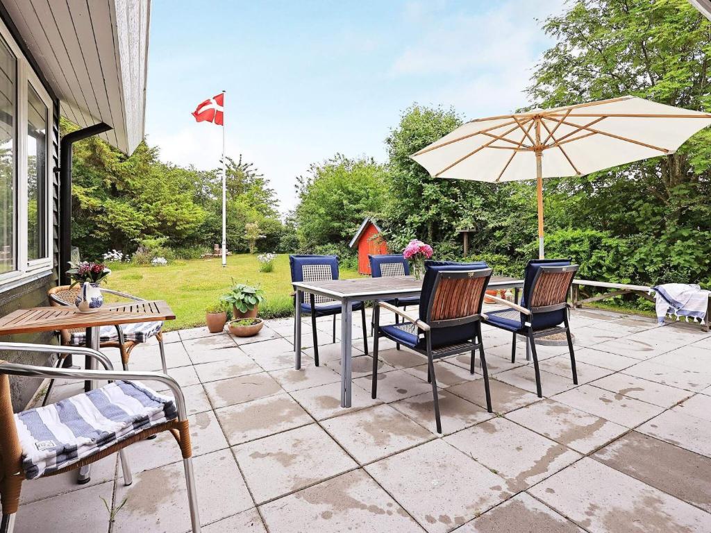Zahrada ubytování 6 person holiday home in Karrebæksminde-By Traum