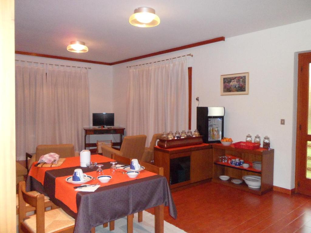 TV a/nebo společenská místnost v ubytování B&B Cuei di Baret