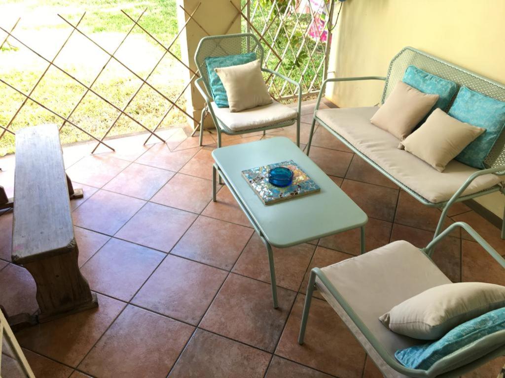 Posezení v ubytování La Preneuse sur Mer Appartement