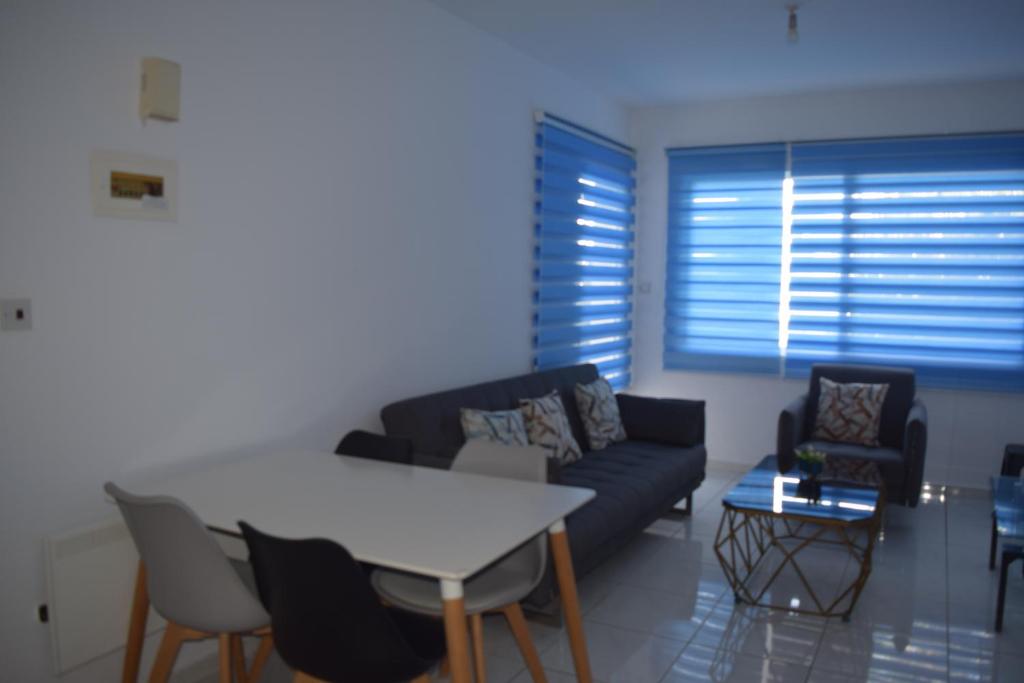 Posezení v ubytování One Bedroom Apartment, Molos Complex - By IMH Travel & Tours