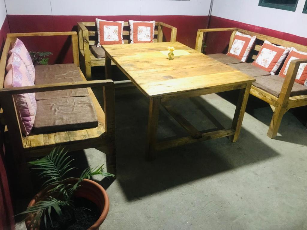Restaurace v ubytování Sunrise Point Homestay