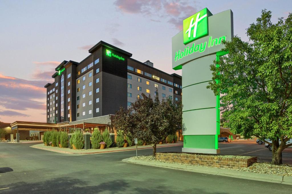 uma representação de uma estalagem Hilton Hampton em Holiday Inn Rapid City - Rushmore Plaza, an IHG Hotel em Rapid City