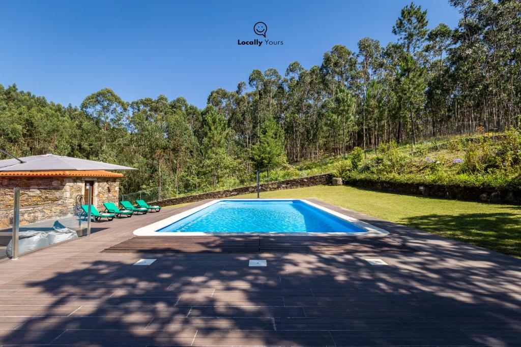 A piscina em ou perto de Casa do Monte Locally Yours
