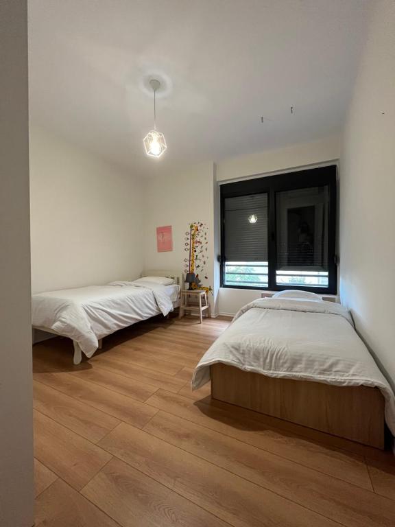 Comfy condo 6 minutes from downtown & Free Parking - Imazhi 7