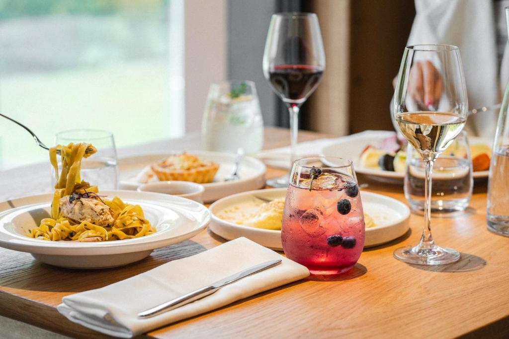 Jídlo v hotelu nebo okolí