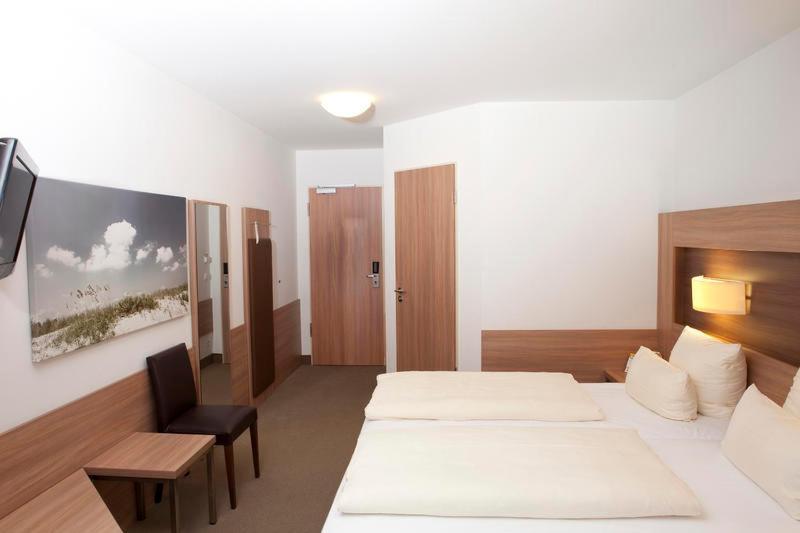 sleep in - Bielefeld Boardinghouse - Double Room - Disability Access