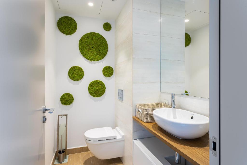 Kúpeľňa v ubytovaní Ensuite Deluxe Jacuzzi & Parking Privado