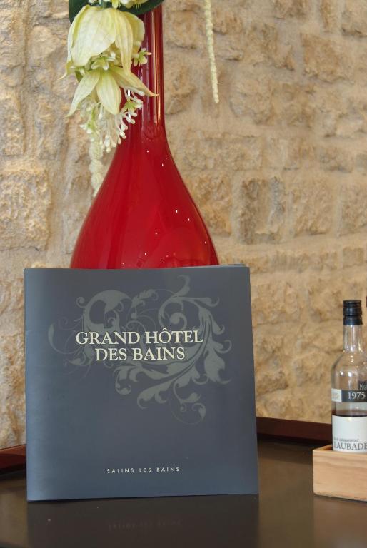 Nápoje v ubytování Logis Grand Hôtel Des Bains