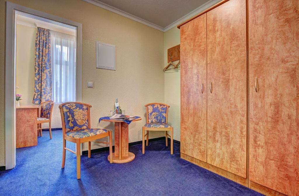 Haus Seeblick Hotel Garni & Ferienwohnungen - Family Room Land Side