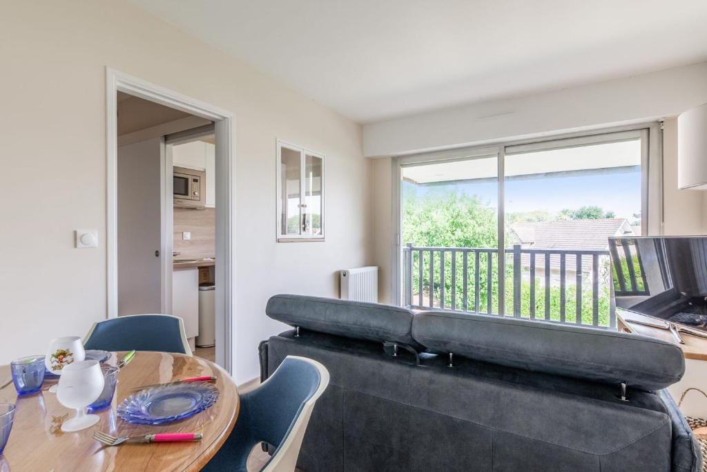 Khu vực ghế ngồi tại Superb apartment with balcony very close to the beach - Cabourg - Welkeys