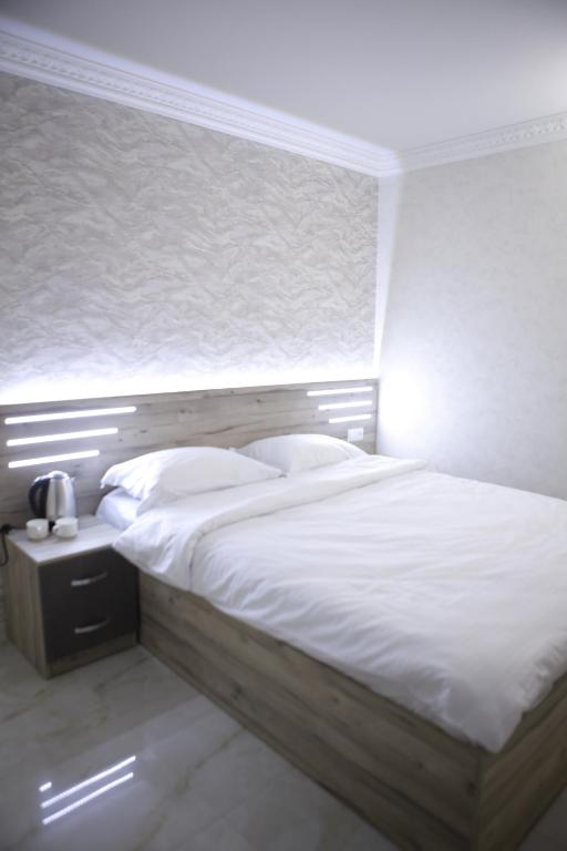 Opera Avenue Hotel - 