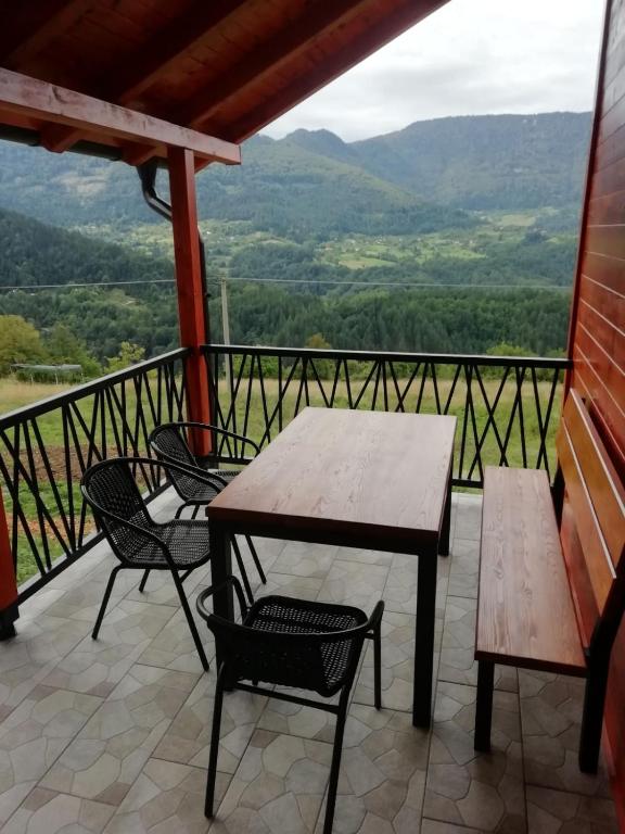 Uma vista geral da montanha ou uma vista da montanha a partir da casa de férias
