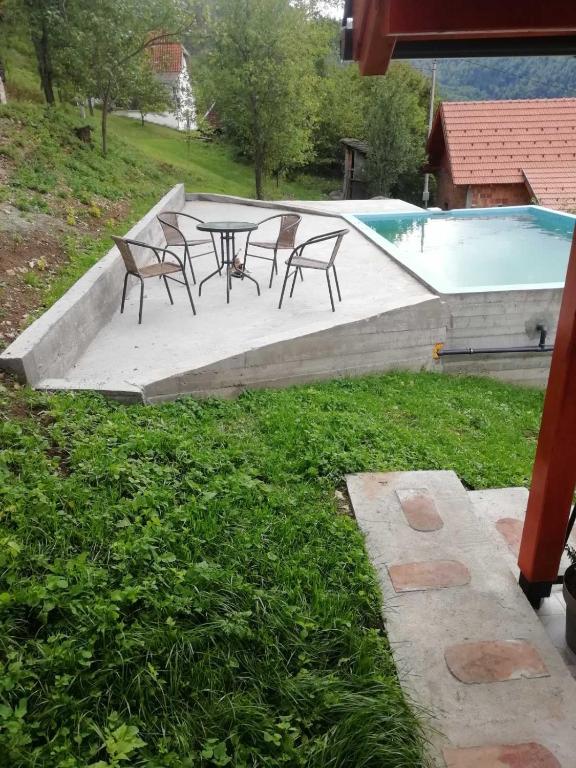 A piscina em ou perto de Dobar pogled