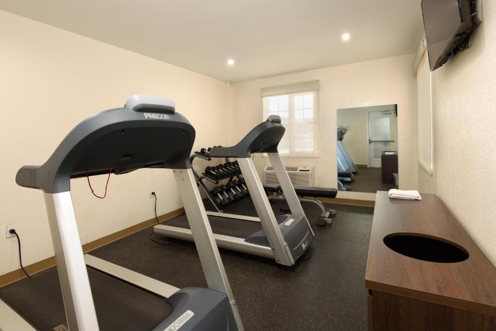Fitness centrum a/nebo fitness zařízení v ubytování Extended Suites Queretaro Juriquilla