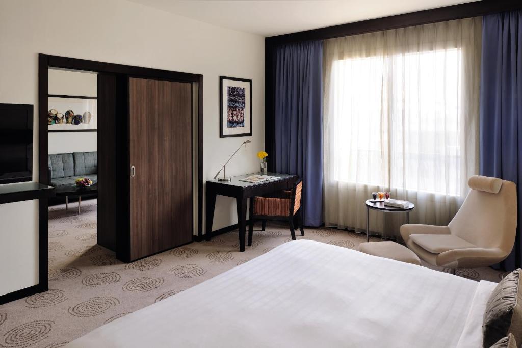 AVANI Executive Suite