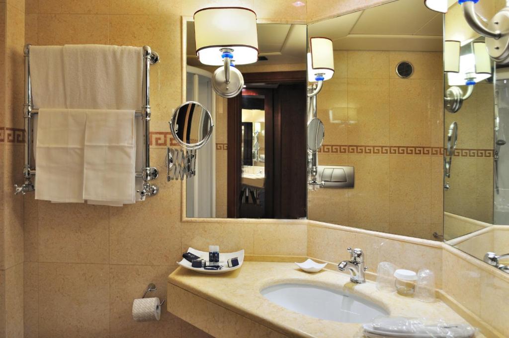 Koupelna v ubytování Hotel Pineta Palace