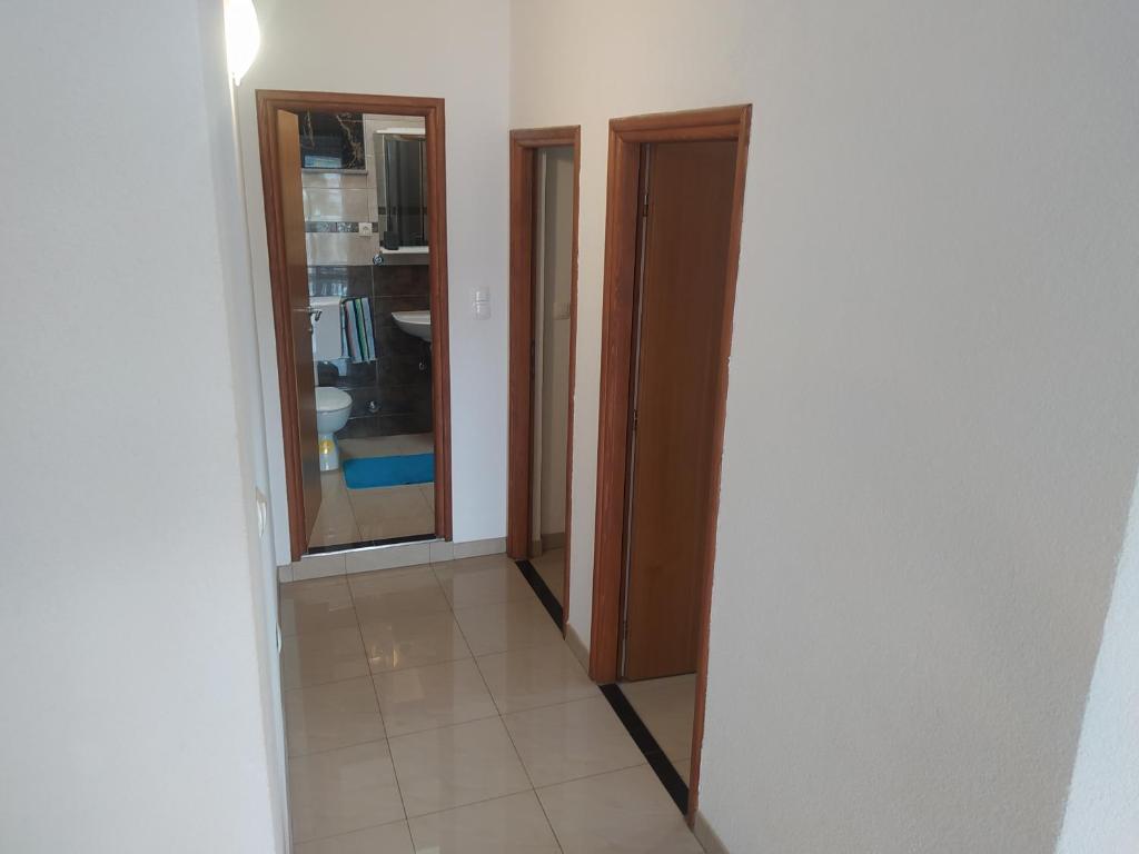 Kuchyňa alebo kuchynka v ubytovaní Apartmani Trubi 3
