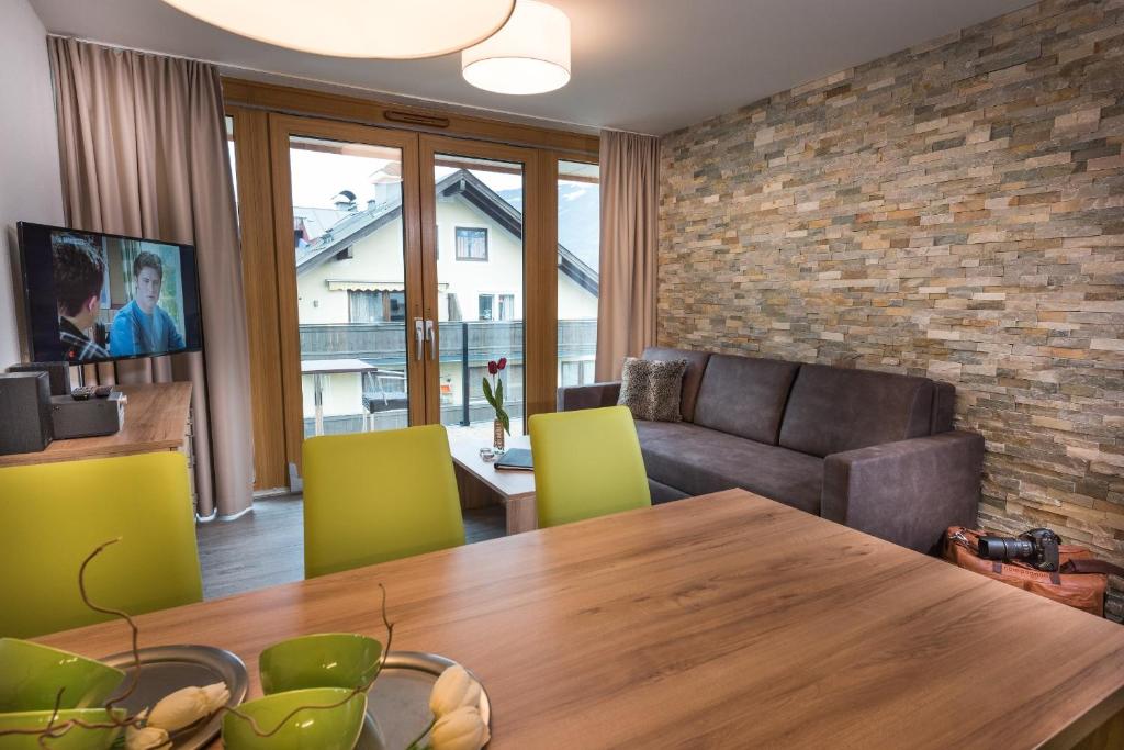 AlpenParks Hotel & Apartment Central Zell am See - 3