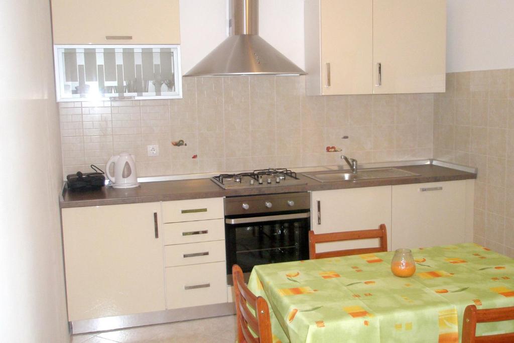 Fotografia z galérie ubytovania Apartments with a parking space Trget, Rasa - 7687 v destinácii Trget