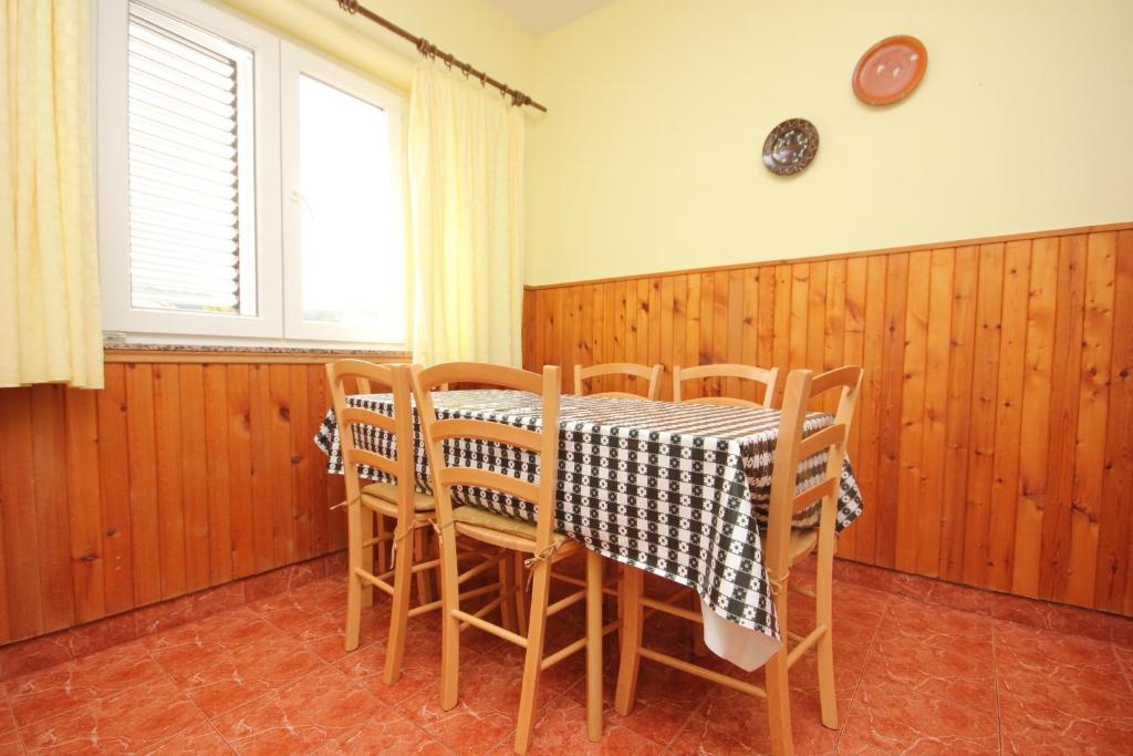 Fotografia z galérie ubytovania Apartments by the sea Kraj, Pasman - 333 v destinácii Tkon