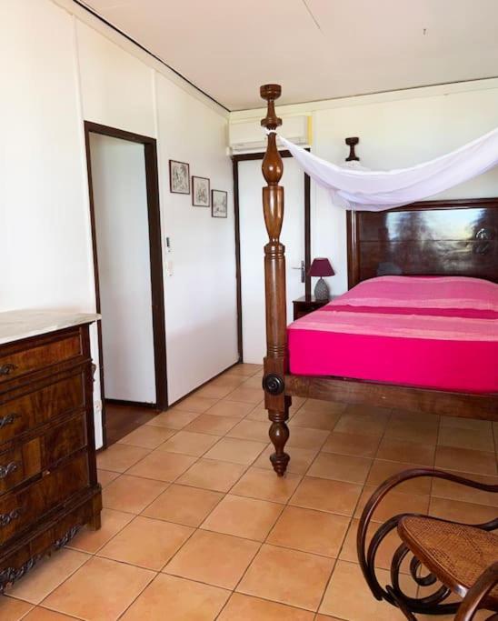 Postel nebo postele na pokoji v ubytování Le Caillou *** Belle villa, 4 chambres, piscine, vue mer ***