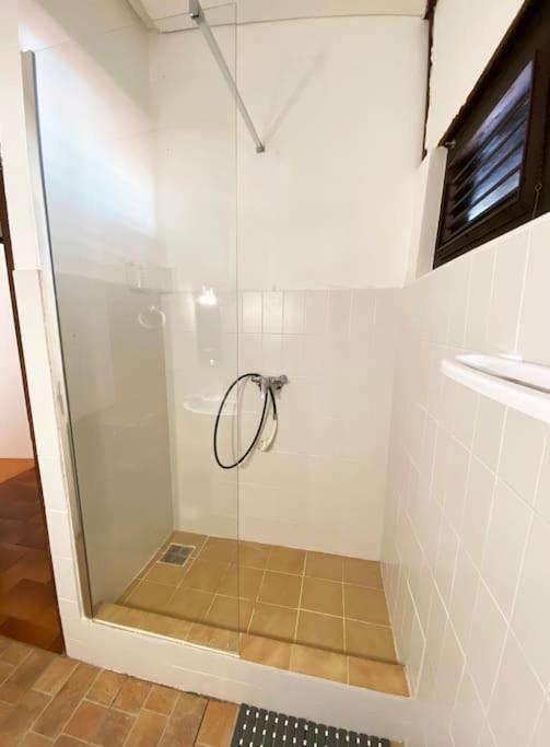 Koupelna v ubytování Le Caillou *** Belle villa, 4 chambres, piscine, vue mer ***