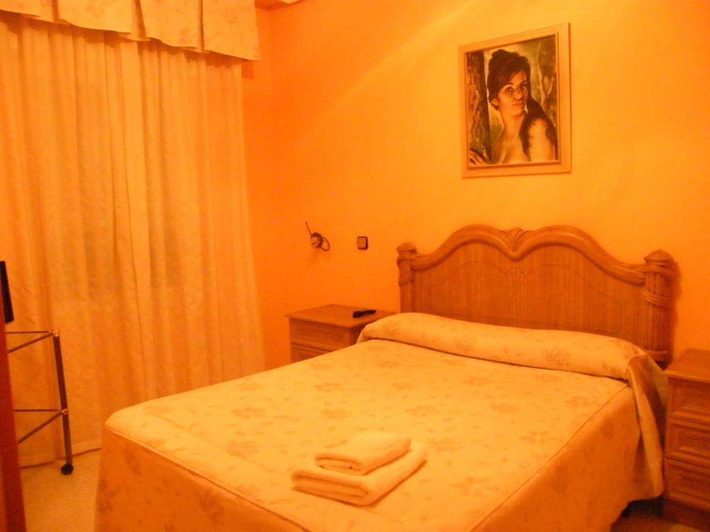 Hostal Dulcinea - Eenpersoonskamer Met Een Eigen Badkamer