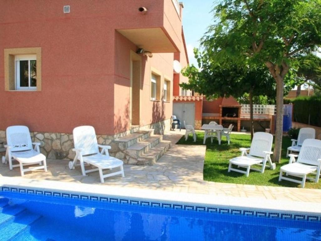 Bazén v ubytovaní Villa con jardín y piscina privada para 8 personas en Las Tres Calas, cerca de Ametlla de Mar - HISP-217-7 alebo v jeho blízkosti