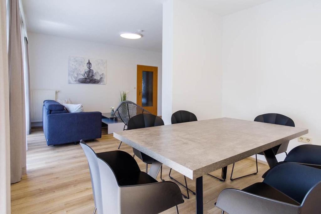 Appartement Graz - Ihr erstklassiges Zuhause fernab von Zuhause - Two-Bedroom Apartment With Balcony And Terrace