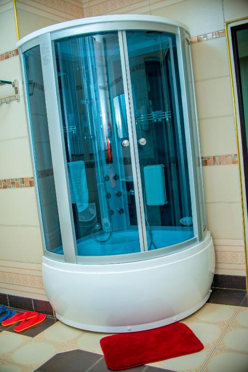 Koupelna v ubytování Hera Hotel Kampala
