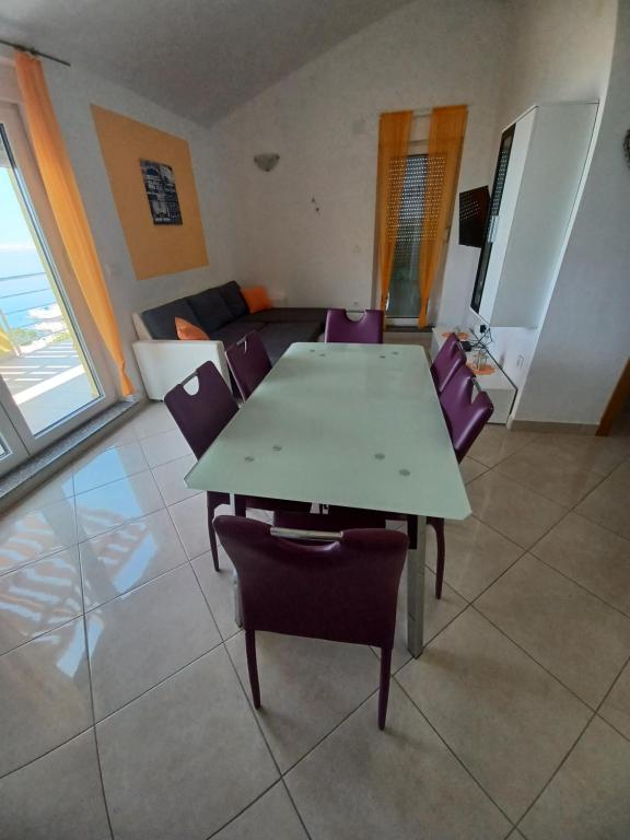 Posedenie v ubytovaní Apartmani Sunčev sjaj
