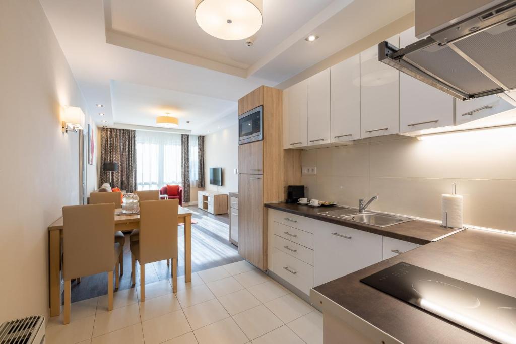 Silver Crown Hotel & Residence, Palace Quarter - Resim 40