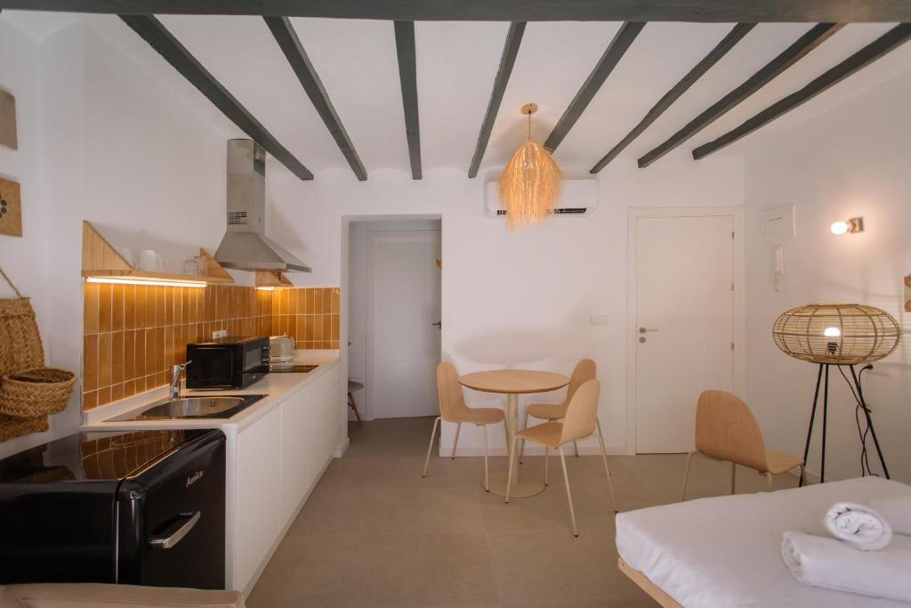 Kuchyň nebo kuchyňský kout v ubytování Mayor 36 by Seaward Suites