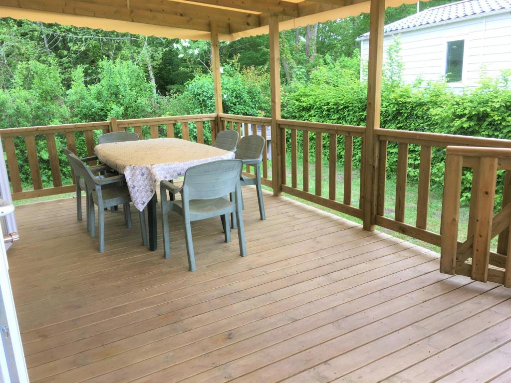 Balkón nebo terasa v ubytování Camping et Gîte La Garenne de moncourt baie somme