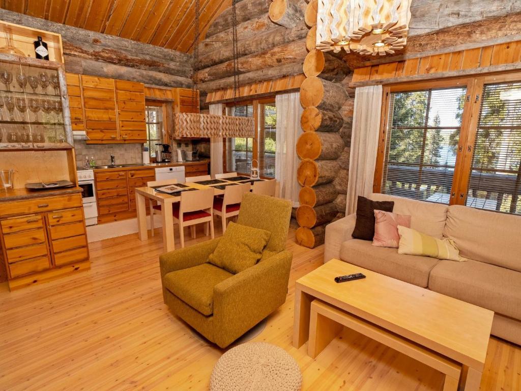 Kuchyň nebo kuchyňský kout v ubytování Holiday Home Villa vuosselinjärvi by Interhome
