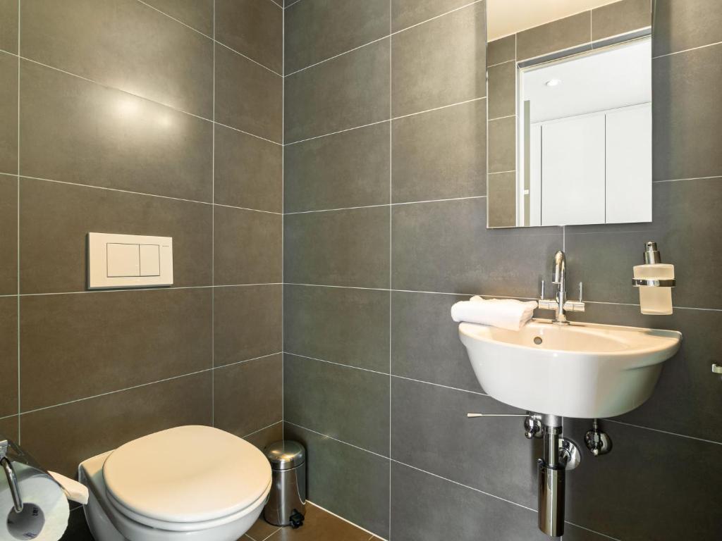 Phòng tắm tại Apartment Le Belvédère D2-6 by Interhome