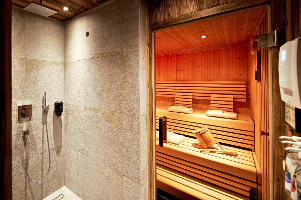 Vannituba majutusasutuses Promi Alm Flachau - Luxus Chalets