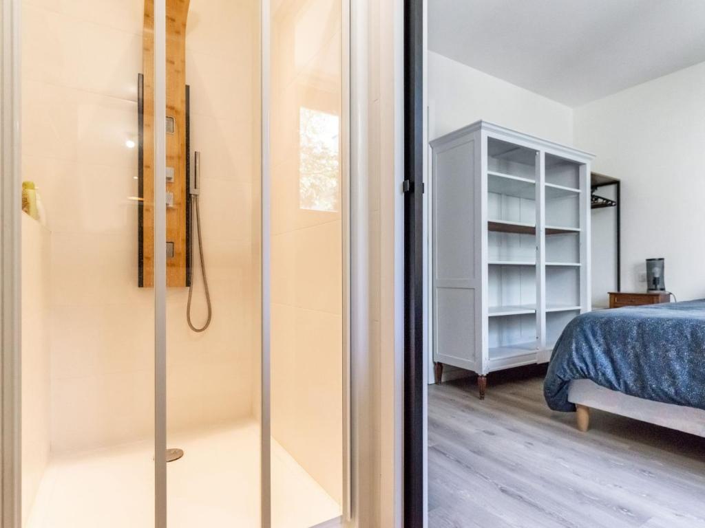 Posteľ alebo postele v izbe v ubytovaní Apartment Les Minquiers by Interhome