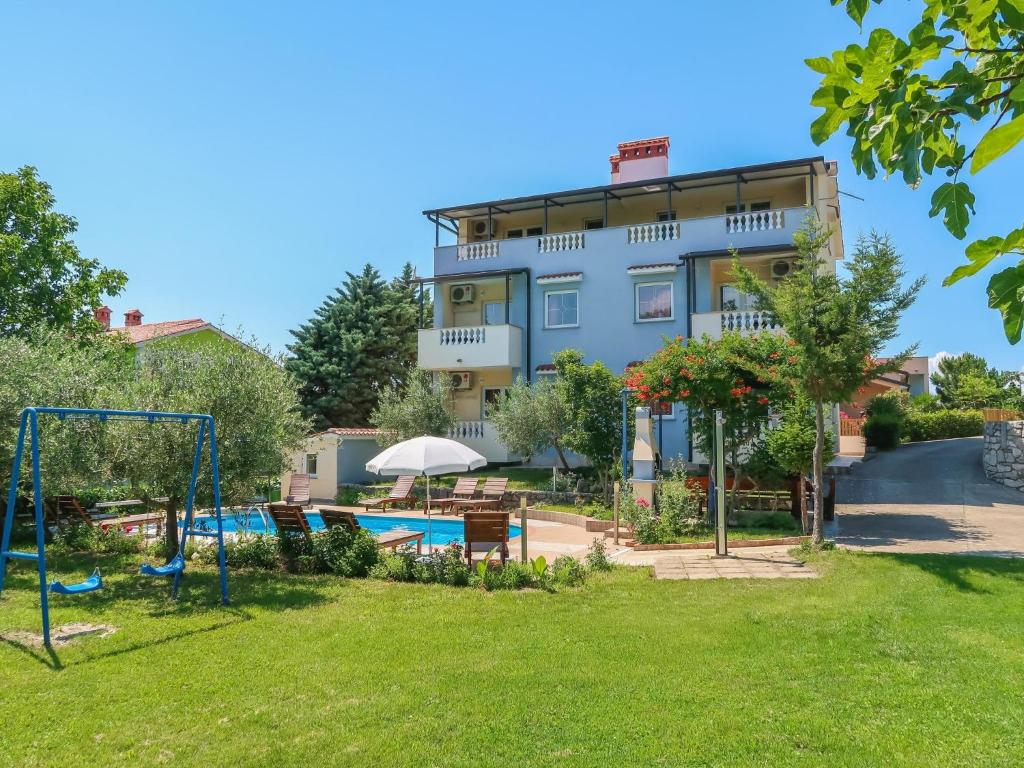 Ogród w obiekcie Apartment Gordana-2 by Interhome