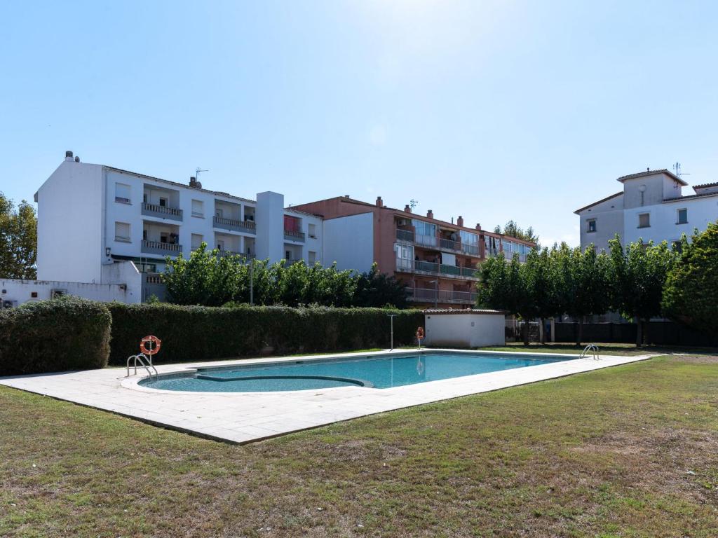 The swimming pool at or close to Apartment Puigmal by Interhome